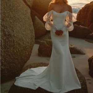 New Mermaid Strapless Detachable Tulle Puff Sleeves Wedding Dress